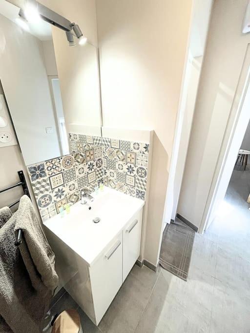 Studio Bien Equipe A 2 Pas De La Gare Beziers Luaran gambar